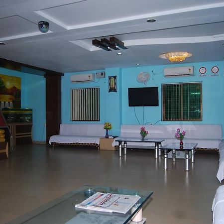 Hotel Om International Bodh Gaya Exteriör bild